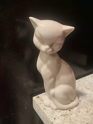 Vintage Ivory Porcelain Cat Figurine 6  Figure • $13