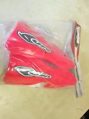 Ufo Replacement Hand Guard Set - Red - Honda Cr125 Cr250 2004-2007 • $24.95