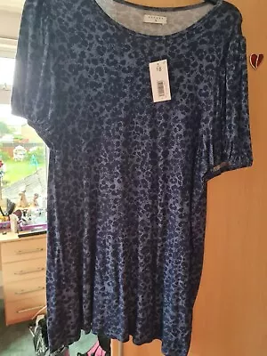 Ladies Papaya Size 18 Longline Blue Animal Print Top - New • £10