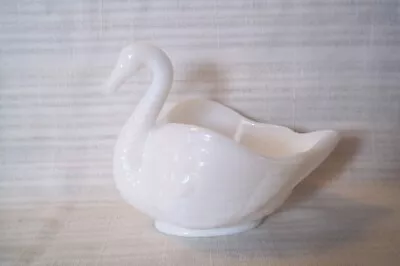 Vintage White Milk Glass Swan Open Back Figurine - NO MAKER MARKS • $4.99