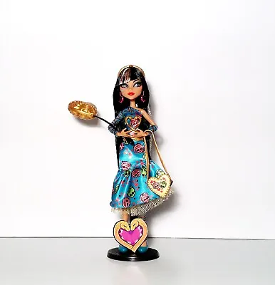 Monster High Howliday Love Edition Cleo De Nile Doll Mattel • $44.99
