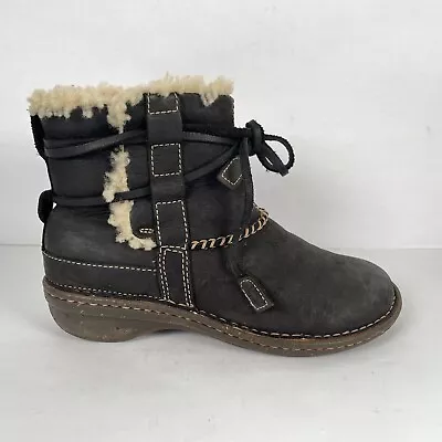 UGG Cove Winter Boot Womens Size 6 Black Leather Shearling Lined Shoes 5136 • $28.49