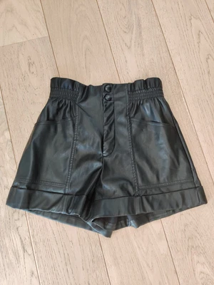 $10.37 • Buy Zara Black High Waist Faux Leather Shorts, Size Medium