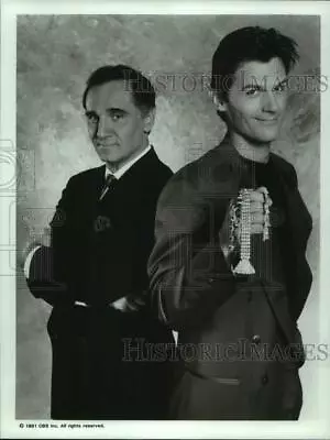 1992 Press Photo D.W. Moffett And Tony Lobianco In  Palace Guard  - Nop63563 • $17.99