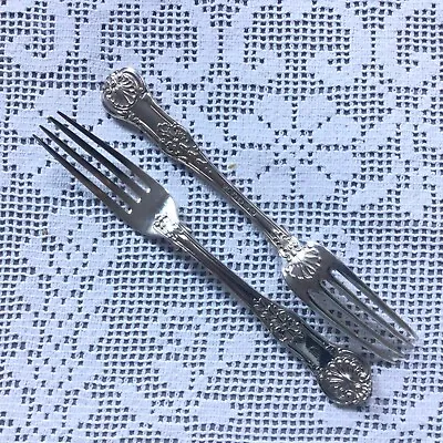 1857 Solid Silver Two Queens Pattern Dinner Forks By Chawner & Co. 193.12g. • £200