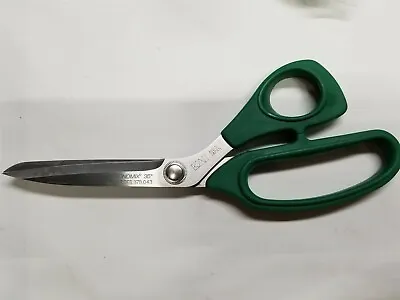 Kai 8-3/4  Ergonomix Scissors Model 5220 • $27.99