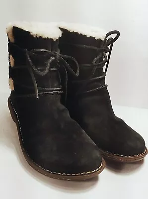 UGG 3335 Caspia Black Suede Shearling Ankle Ties Boots Women's Size 7B *XLNT* • $79