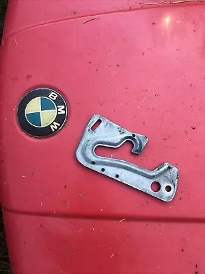 BMW E30 3-Series Hood Guide Notch Bracket 51231884271 OEM (B22) • $18.98