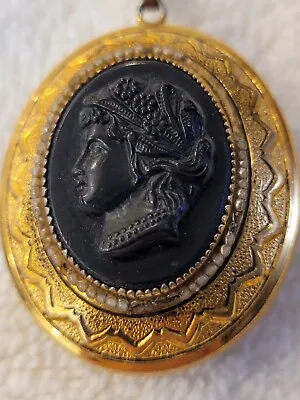 Vintage Coro Cameo Pendant With Hinged Photo Locket Black And Goldtone 1940 • $32.76