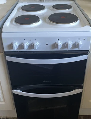 £150 • Buy Indesit Electric Oven Brand New