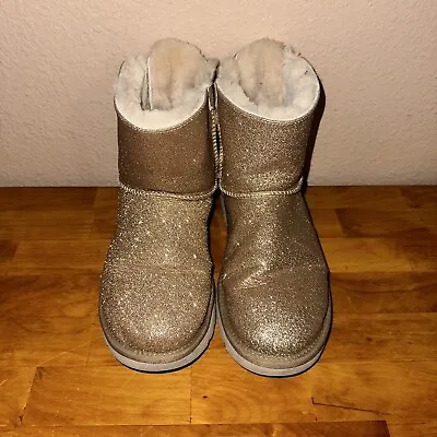 Ugg W Mini Bailey Bow Sparkle W/gold Size 9 • $40