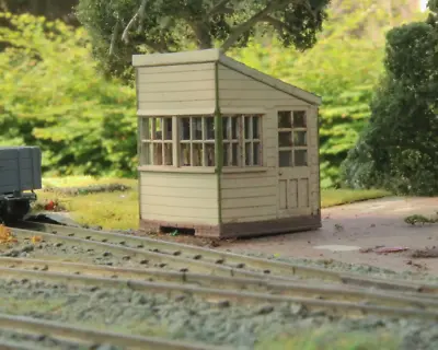 Ground Signal Box Hut With Levers And Glazing SDR  - OO9/OO/HO • £12.50