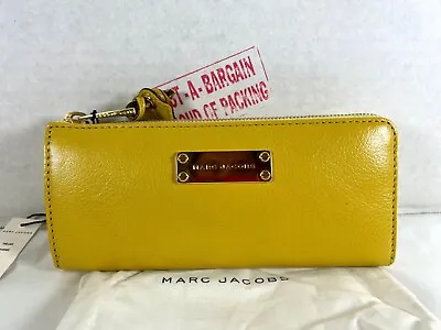$179.98 • Buy Marc Jacobs Collection The Flex Yellow Leather Half Zip Slim Wallet Purse