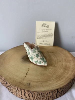 £10 • Buy Just The Right Shoe By Raine Touch Of Lace In Box Item 25061