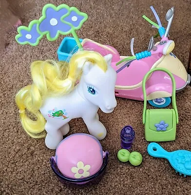 My Little Pony G3 Butterfly Island Scootin' Along Breezie  Hasbro Full Playset • $34.99