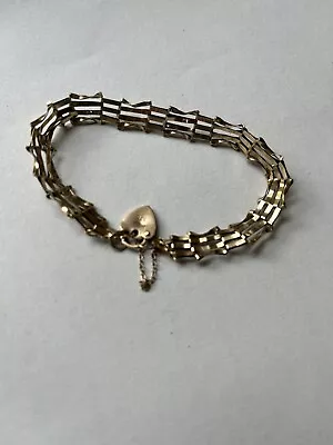 9ct Gold 4 Bar Gate Bracelet 4g Padlock And Chain  • £80