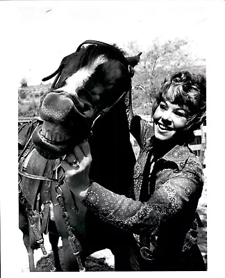 LG60 Original Photo SUE ANE LANGDON & SMILING HORSE PERKY BEAUTY COMEDY ACTRESS • $20