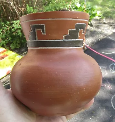 Vintage Leopoldo De Mexico Folk Art Redware Signed  Pottery Vase Planter 4.5  • $7.99