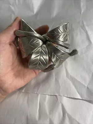 Vintage Silver Metal Leaf Pattern Napkin Ring Holders Set Of 5 Preowned EUC • $15.99