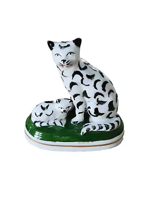 Samson / Chelsea Antique Porcelain Miniature Cat With Kitten • £61