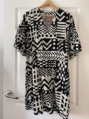 $125 • Buy Gorman Mangrove Dress, Size 8, BNWT