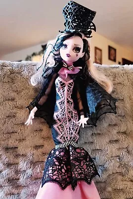 Monster High Draculaura Collectors Edition 2015 Victorian Style Doll • $350