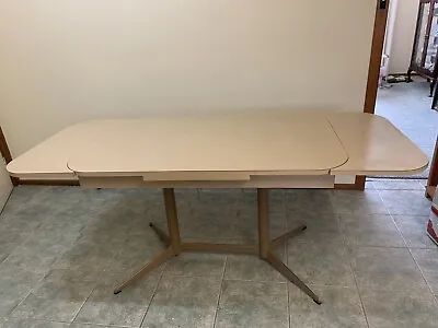 $70 • Buy Formica Laminate Extendable Kitchen/Dining Rectangle Table