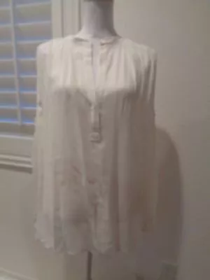 Vince Ivory Cream Half Placket Sleeveless Silk Blend Top Blouse SZ 10 • $49