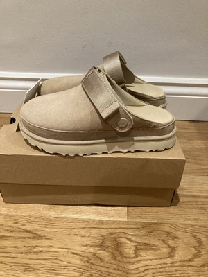 £140 • Buy UGG Goldenstar Clog Driftwood UK 4 BNIB