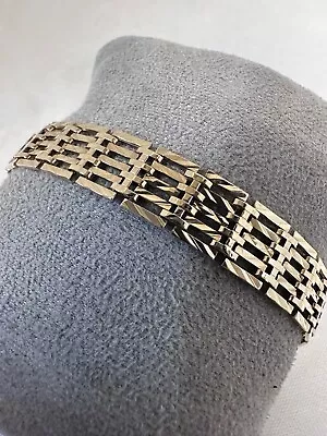 9ct Yellow Gold Gate Bracelet • £650