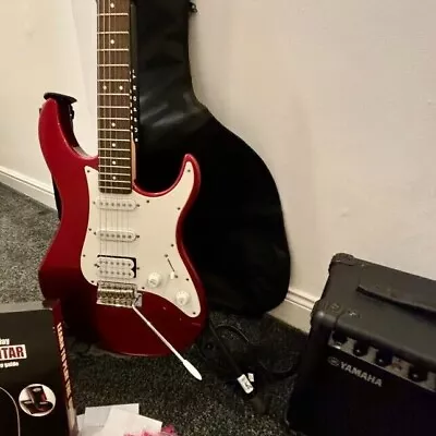 Yamaha Pacific Full Size Electric Guitar And Amp Plus Lots Of Extras - Bargain  • £31