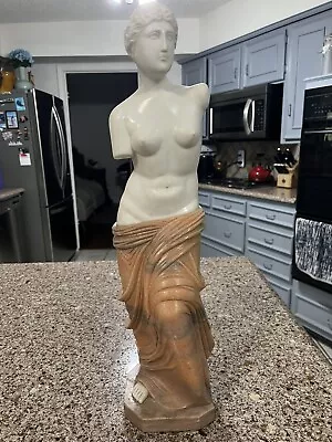 Marble Figurative Venus De Milo Statue. • $350