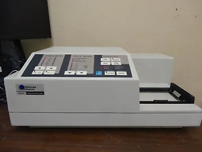 MOLECULAR DEVICES VMax Kinetic Microplate Reader • $90