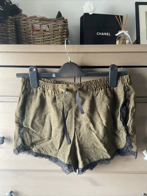 £10 • Buy Zara Khaki Shorts With Black Lace Trim Detail Small