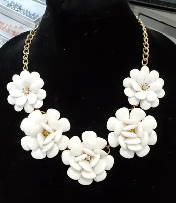 Vintage - Statement Necklace - White Floral Flower - Mid Century Classic! • $22