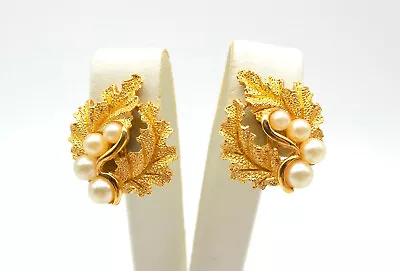 Vintage Crown Trifari Textured Gold Tone Leaf Clip On Earrings Faux Pearl • $24.99