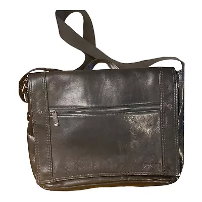 KENNETH COLE 527805 Busi-mess Essentials Black Leather Laptop Messenger Bag • $30