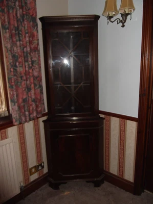 £10 • Buy Old Corner Unit Display Unit