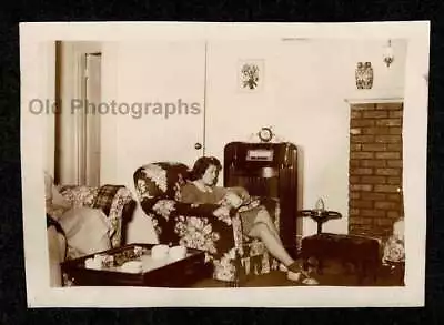 Living Room Young Lady Reading Radio Saddle Shoes Old/vintage Photo=- H554 • $8.50