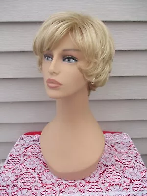 Envy MYSTERY WIG Color MEDIUM BLONDE ? Short Bob Style • $43.95