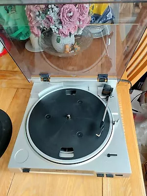 Acoustic Solutions DR130 Hi-Fi Turntable • £12.50