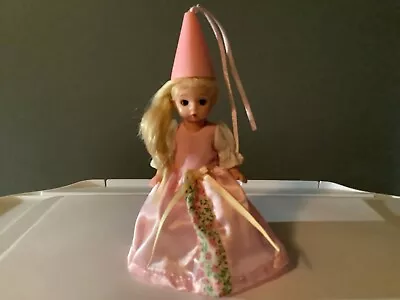 Madame Alexander Rapunzel McDonalds 2003 • $2