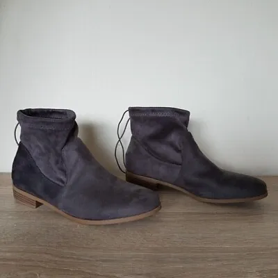 £8 • Buy Grey Ankle Suede Boots R & BT Size 6 UK - 39 EU