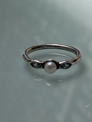$18 • Buy Pandora Size 48 Ring Luminous Leaves With Pearl - Retired