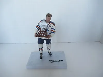 Mcfarlane Nhl Series 31 Oilers Hof Wayne Gretzky Loose Complete Figure & Trophy • $29.99