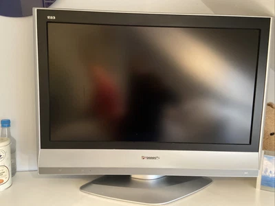 £5 • Buy Panasonic 32 Inch LCD Freeview TV TX-32LXD60