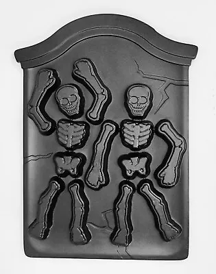 Williams Sonoma Halloween Cast Aluminum Dancing Skeleton Bones Cake Cookie Pan • $25.94