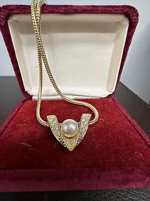 Vintage Signed Roman Faux Pearl & Rhinestone Pendant Necklace Gold Tone • $10