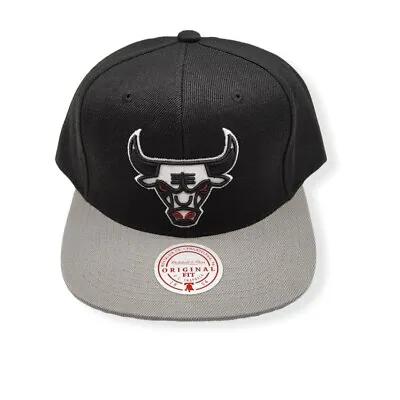 Mitchell & Ness Chicago Bulls Core Basic HWC Black/Grey Adjustable Snapback Hat • $34.99