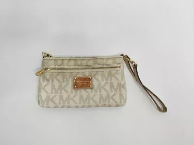 Michael Kors Jet Set  Zip Clutch Wristlet Vanilla  • $12